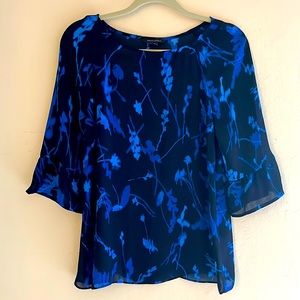 Banana Republic light weights blouse